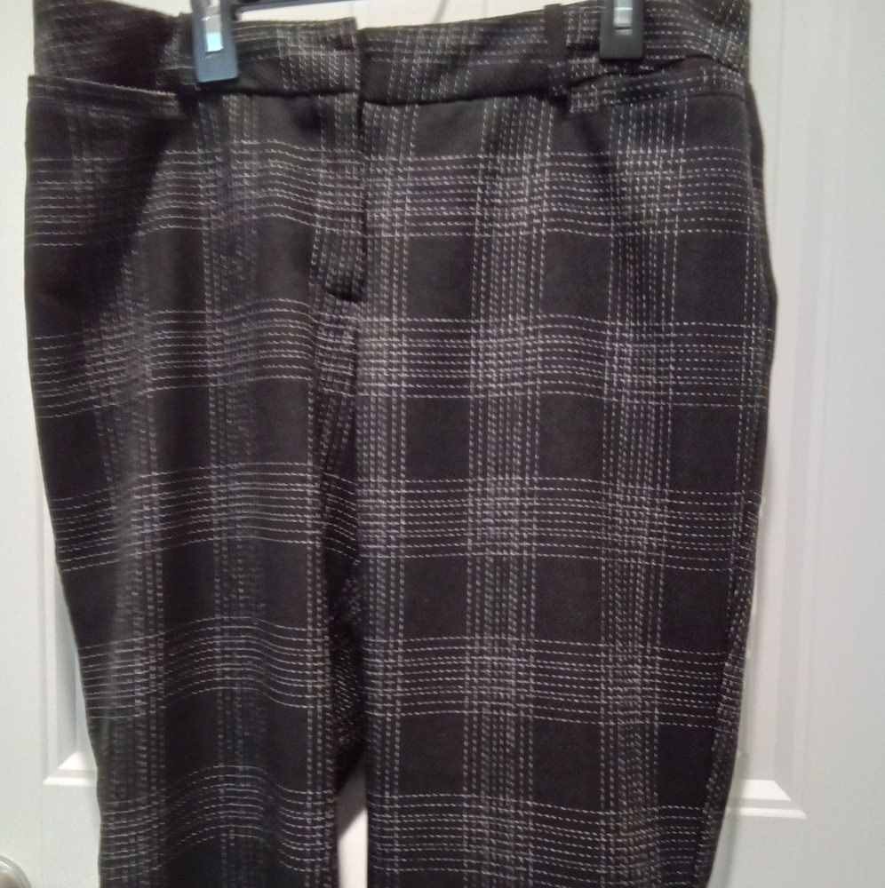 Worthington Curvy Fit Sz 8 Black & White Plaid Straight Leg Casual Dress Trouser